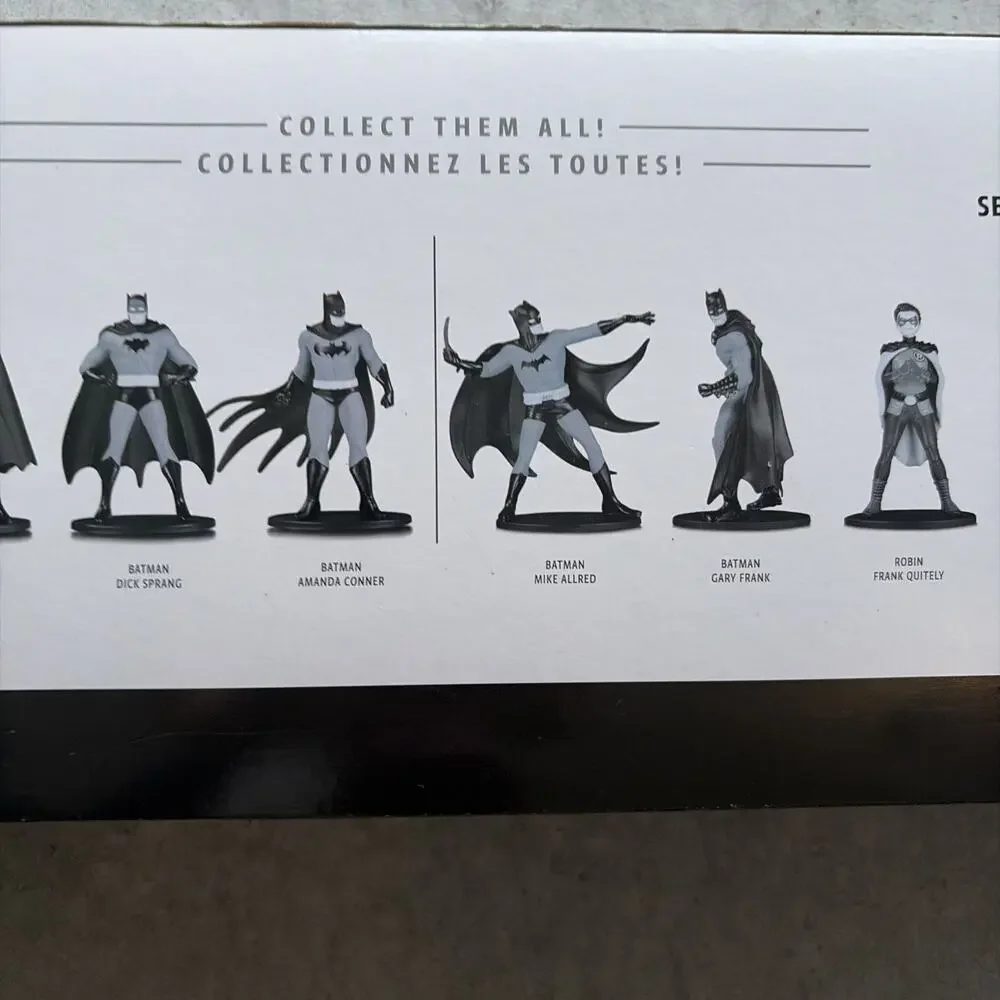 NEW DC Collectibles Batman Black & White Mini Figure 7 Pack, Series 1
